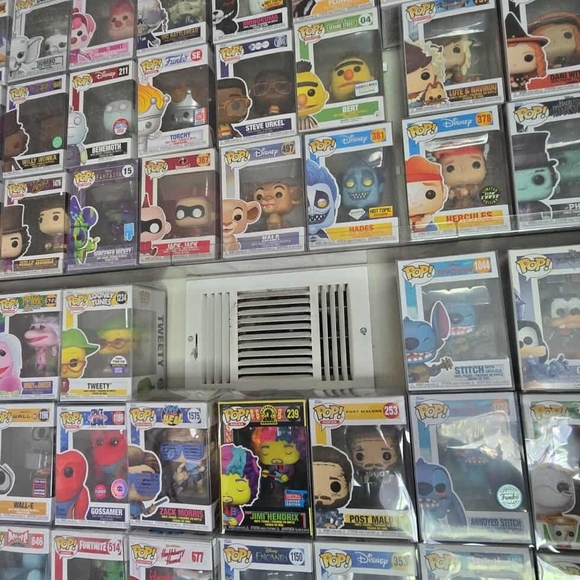 Funko Pop Vinyl Figure Collection - Picture 3 of 10
